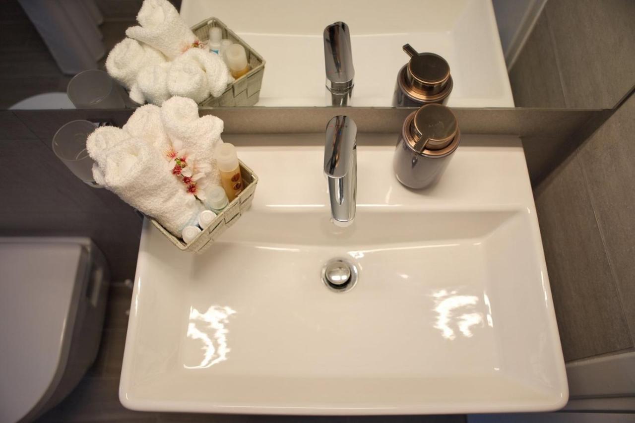 Aroura Homes Garden House 2Br 2Ba Free Parking アテネ エクステリア 写真